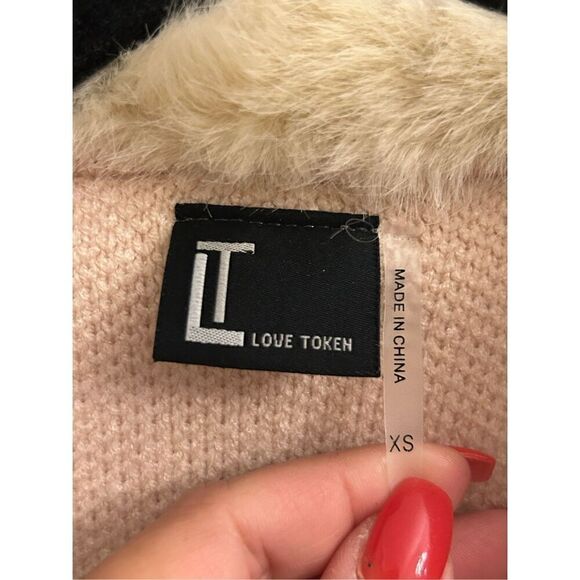 Love Token Renee Fur Collar Sweater Vest XS - Picture 3 of 9